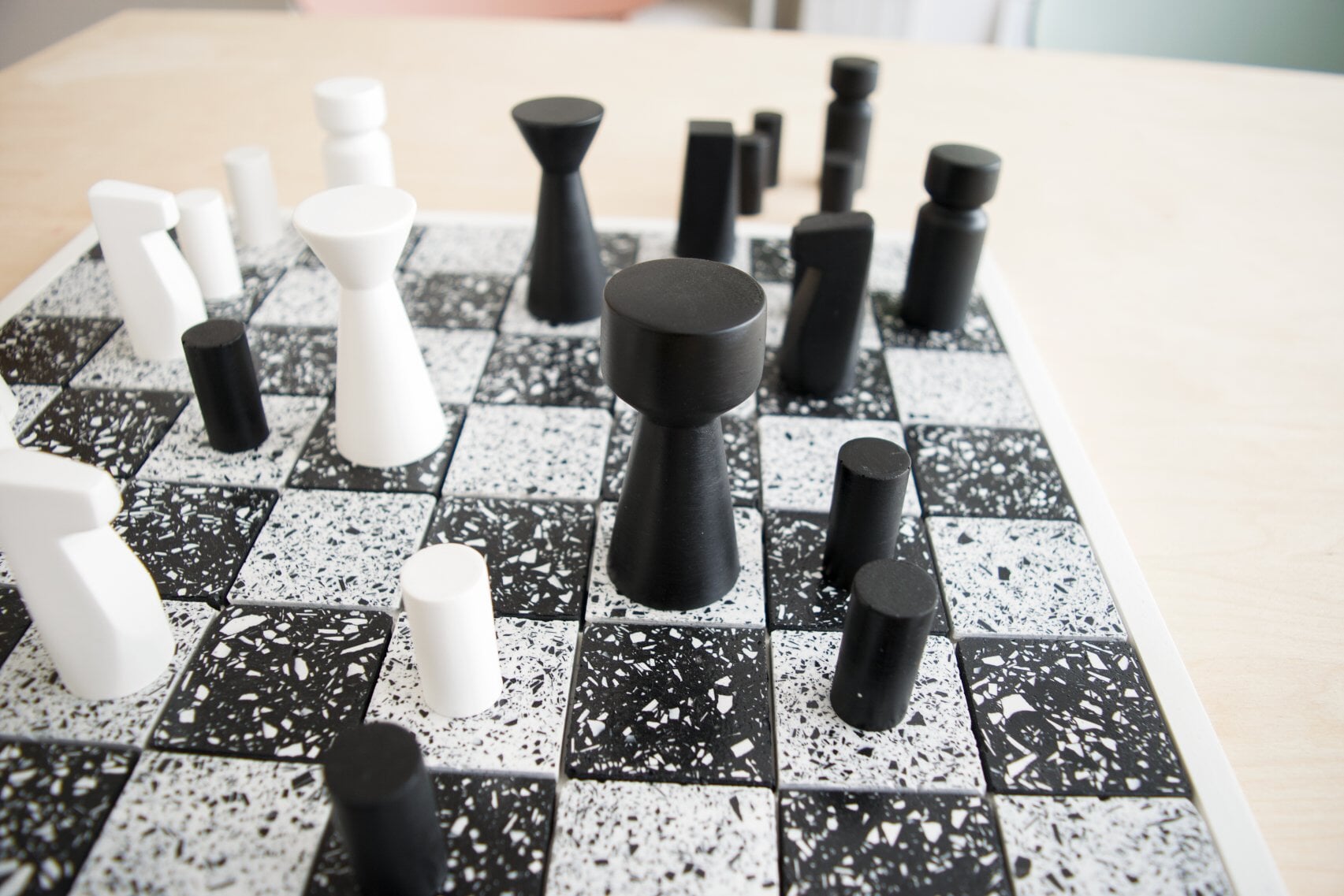 Schaakbord - Terrazzo Wit & Zwart Bordspellen House Raccoon